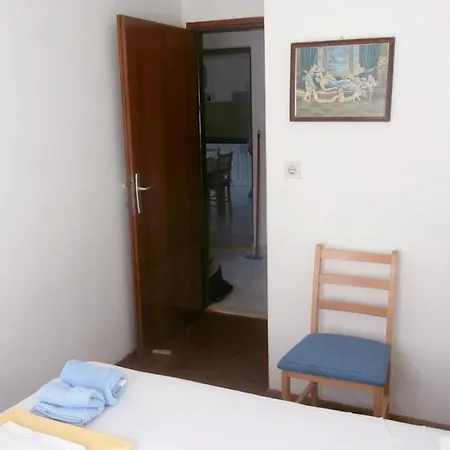 Apartment Charming In + Garden