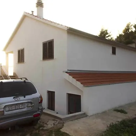 Charming In + Garden * Gdinj