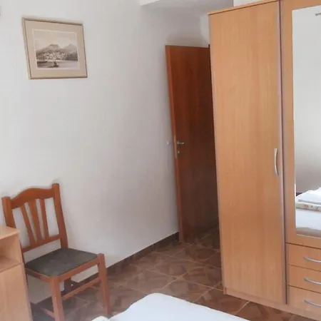 Charming In + Garden Apartamento Gdinj