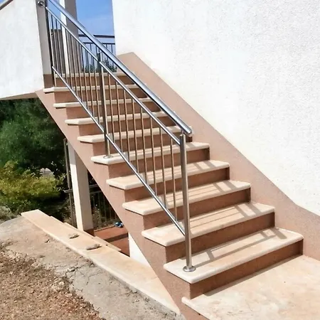 Apartamento Charming In + Garden Gdinj